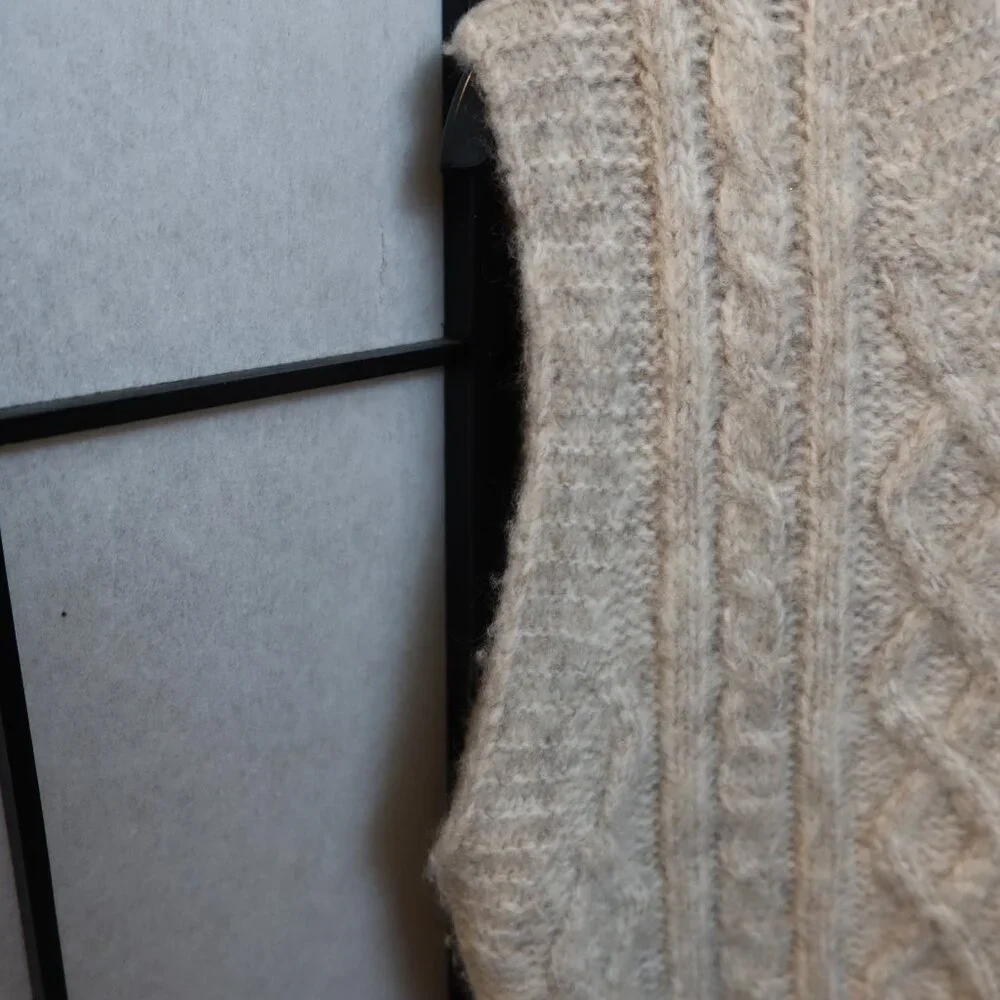 Ruby Moon Cable Knit Sleeveless Top - Cream Size Large Academia